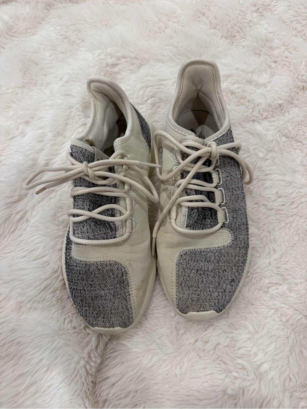 Neutral Gray & Cream Women's Knit Sneakers - Lightweight Comfort